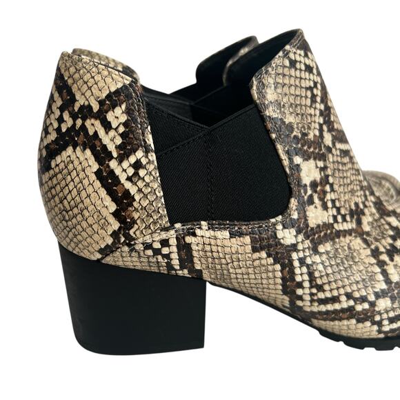 Vionic Leather Ivory Snake Print Ankle Booties Size 7.5 - Picture 6 of 11